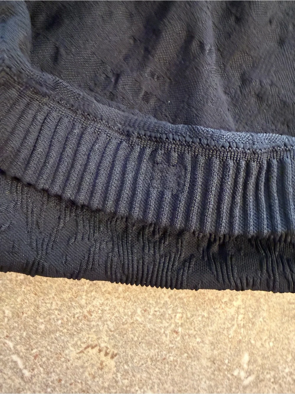 🖤Lululemon Rest Less Pullover Top Black Textured Long Sleeve Size 6 NWOT